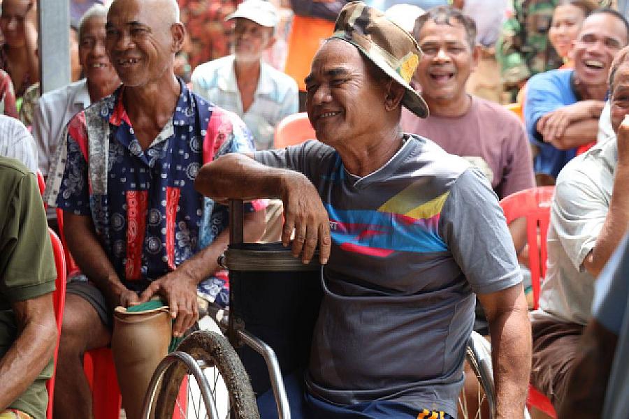 ឯកឧត្តមកិត្តិសង្គហបណ្ឌិត គន់ គីម ទេសរដ្ឋមន្ត្រី អគ្គលេខាធិការសមាគមអតីតយុទ្ធជនកម្ពុជា ចុះពិនិត្យសុខុមាលភាពអតីតយុទ្ធជន នៅមជ្ឈមណ្ឌលបច្ចេកវិទ្យាសន្តិភាព - Image 4