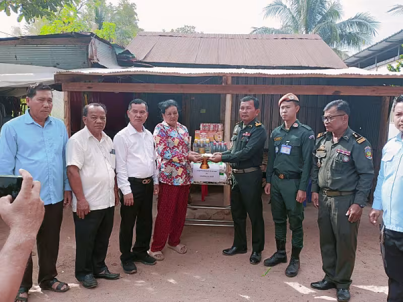 អ.ន.ក. ខេត្តព្រះសីហនុ នាំយកថវិកាបេឡាមរណសង្គ្រោះជូនគ្រួសារសពអតីតយុទ្ធជនចំនួន ៤គ្រួសារ - Image 3