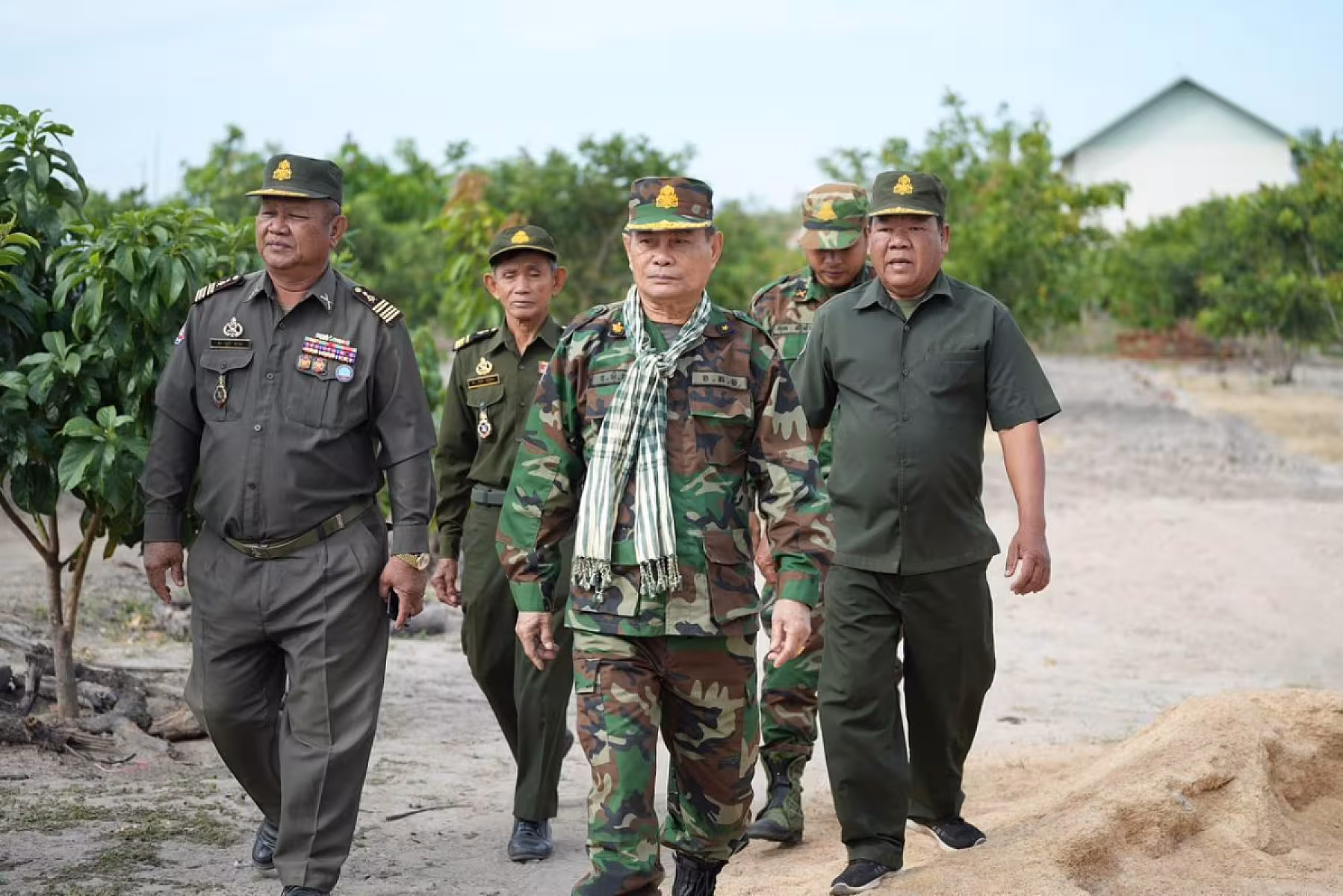 គ្រួសារអតីតយុទ្ធជននៅខេត្តកំពង់ឆ្នាំង ៣គ្រួសារ ទទួលបានអំណោយដ៏ថ្លៃថ្លាពីសម្ដេចធិបតី