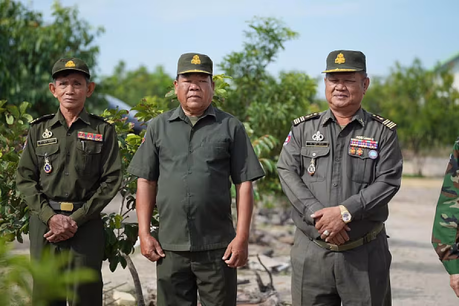 គ្រួសារអតីតយុទ្ធជននៅខេត្តកំពង់ឆ្នាំង ៣គ្រួសារ ទទួលបានអំណោយដ៏ថ្លៃថ្លាពីសម្ដេចធិបតី - Image 3