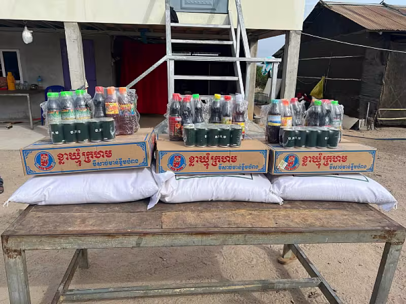 គ្រួសារអតីតយុទ្ធជននៅខេត្តកំពង់ឆ្នាំង ៣គ្រួសារ ទទួលបានអំណោយដ៏ថ្លៃថ្លាពីសម្ដេចធិបតី - Image 8