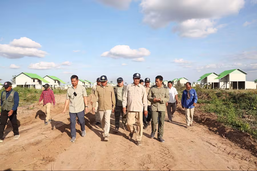 ឯកឧត្តមកិត្តិសង្គហបណ្ឌិត គន់ គីម អញ្ជើញពិនិត្យការស្ថាបនាផ្លូវជូនអតីតយុទ្ធជន និងនិវត្តជន ក្នុងស្រុកគាស់ក្រឡ