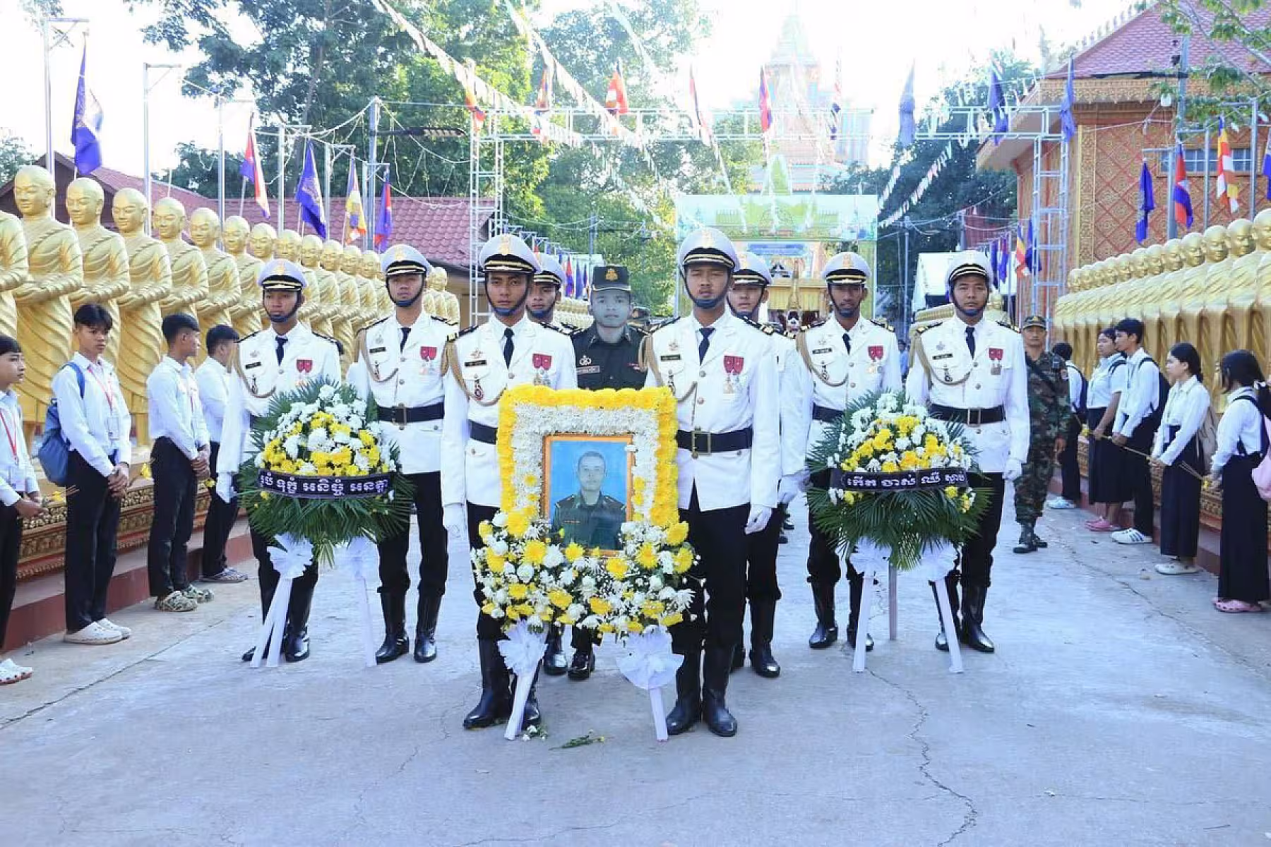 ឯកឧត្តម អ៊ុក ឃ្នួច អញ្ជើញជាអធិបតីក្នុងពិធីប្រទានព្រះអគ្គីបូជាសពវីរកងទ័ព ដុញ ដឿប យុទ្ធជនពលីក្នុងសមរភូមិទិសបឹងត្រកួន