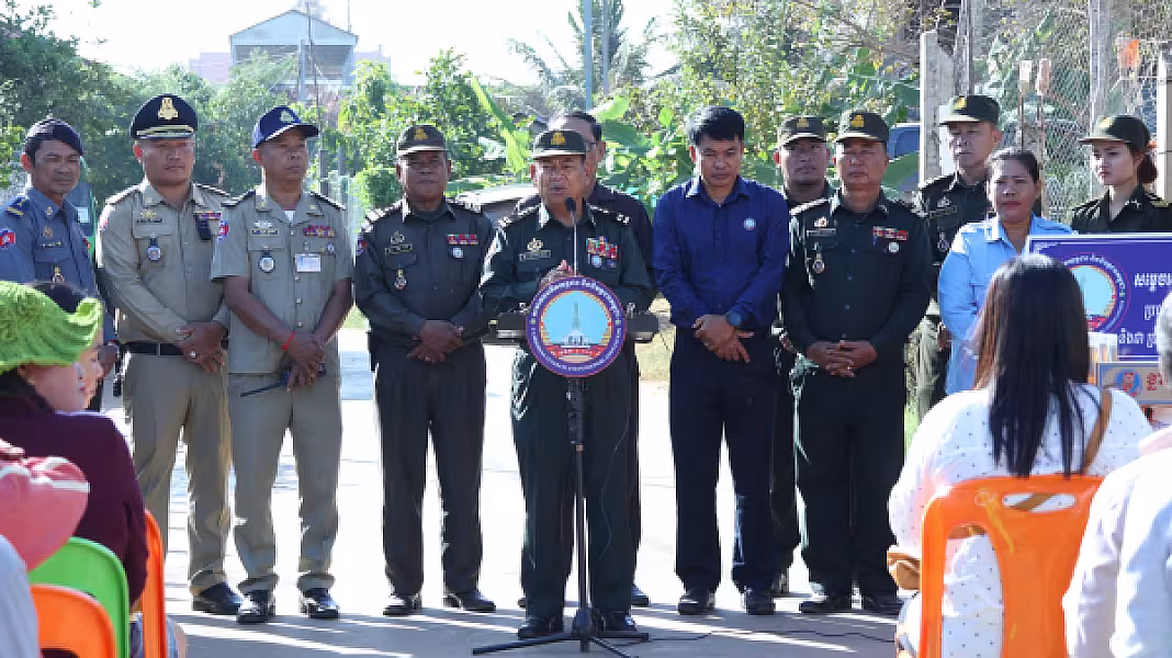 អតីតយុទ្ធជន២គ្រួសាររស់នៅក្រុងស្ទឹងសែនទទួលបានអំណោយផ្ទះថ្មីពីសម្ដេចតេជោហ៊ុន សែន - Image 3