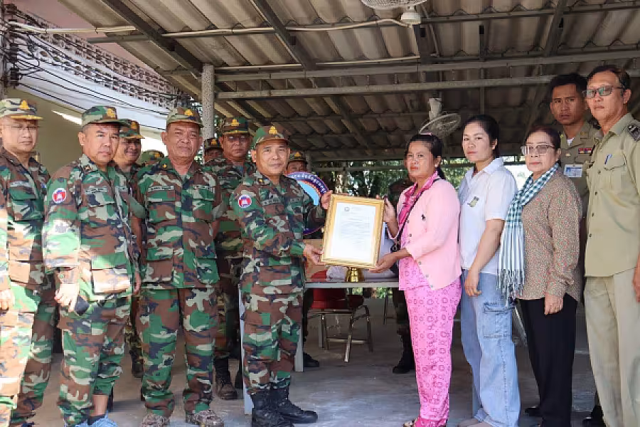 អ.ន.ក. ខេត្តកោះកុង នាំយកថវិកាមរណសង្គ្រោះជូនគ្រួសារអតីតយុទ្ធជនមរណភាព - Image 4