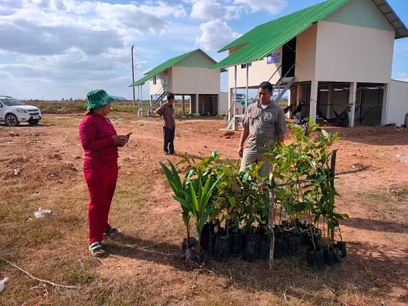 អ.ន.ក. ខេត្តបាត់ដំបង ចុះរៀបចំដាក់អណ្តូងស្នប់ និងពិនិត្យទីតាំងដាំបង្គោលភ្លើង ក្នុងភូមិព្រៃសិន - Image 2