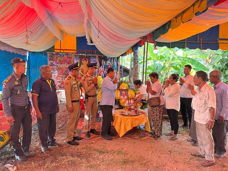 អ.ន.ក. ខេត្តបាត់ដំបង នាំយកថវិកាបេឡាមរណសង្គ្រោះជូនគ្រួសារអតីតយុទ្ធជនមរណភាព - Image 3