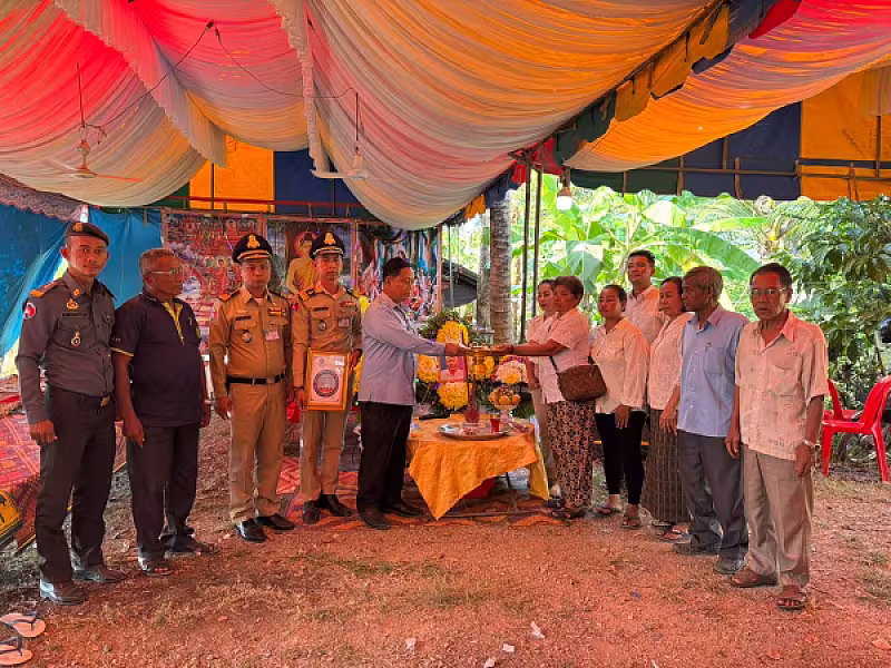 អ.ន.ក. ខេត្តបាត់ដំបង នាំយកថវិកាបេឡាមរណសង្គ្រោះជូនគ្រួសារអតីតយុទ្ធជនមរណភាព - Image 2