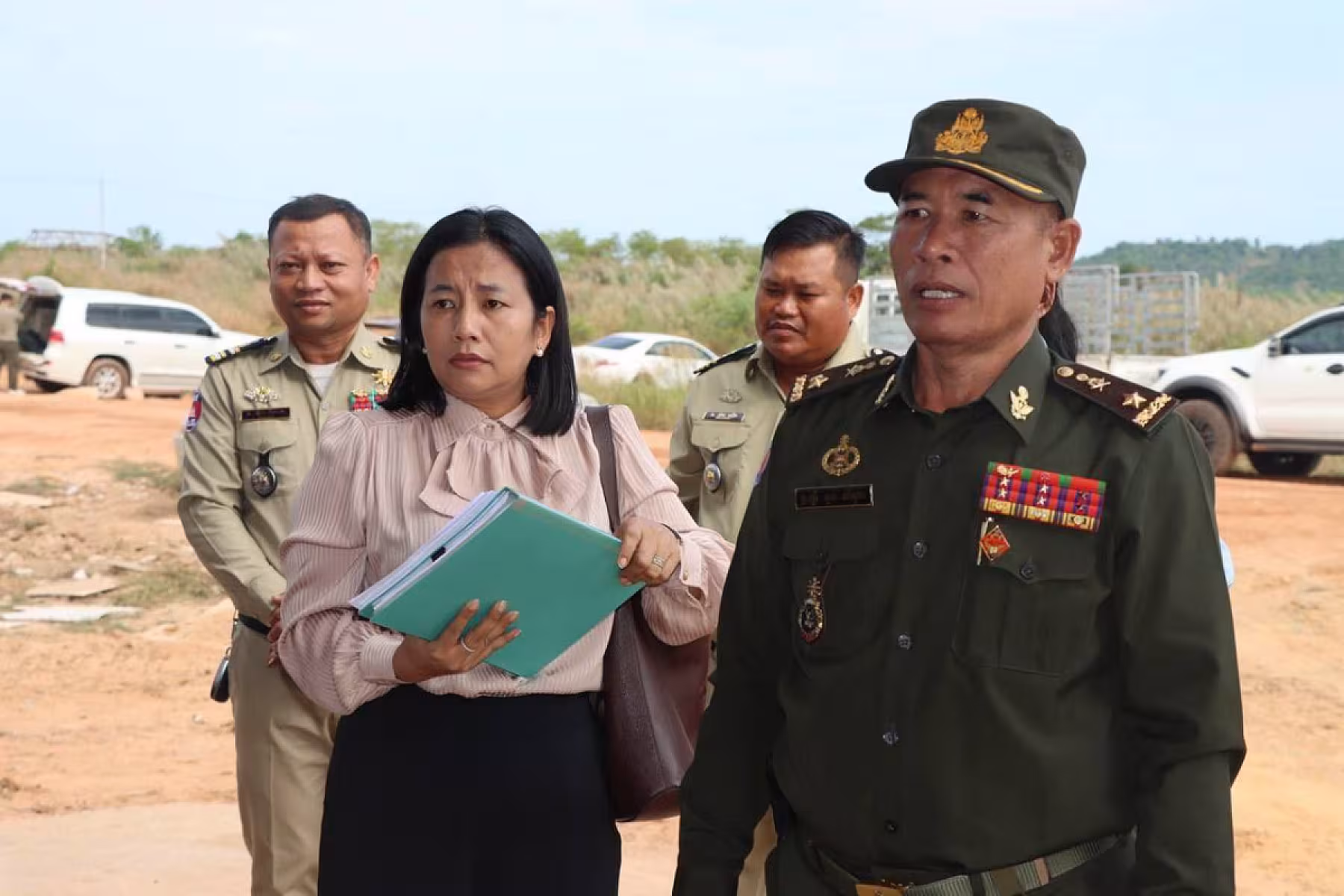 ឯកឧត្តម សាយ សំអាល់ រៀបចំអាហារសាមគ្គីជូនគ្រួសារអតីតយុទ្ធជន ក្នុងខេត្តព្រះសីហនុ