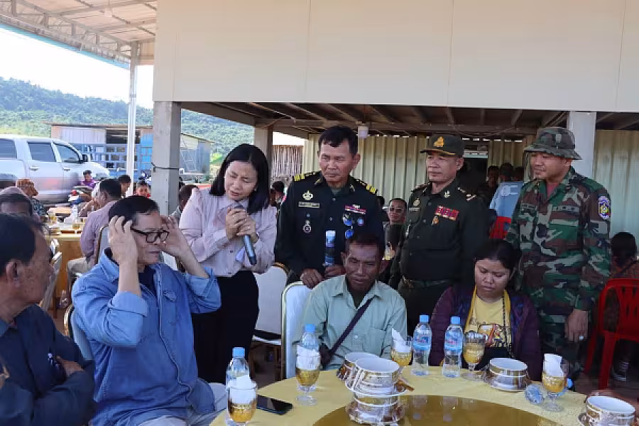 ឯកឧត្តម សាយ សំអាល់ រៀបចំអាហារសាមគ្គីជូនគ្រួសារអតីតយុទ្ធជន ក្នុងខេត្តព្រះសីហនុ - Image 7