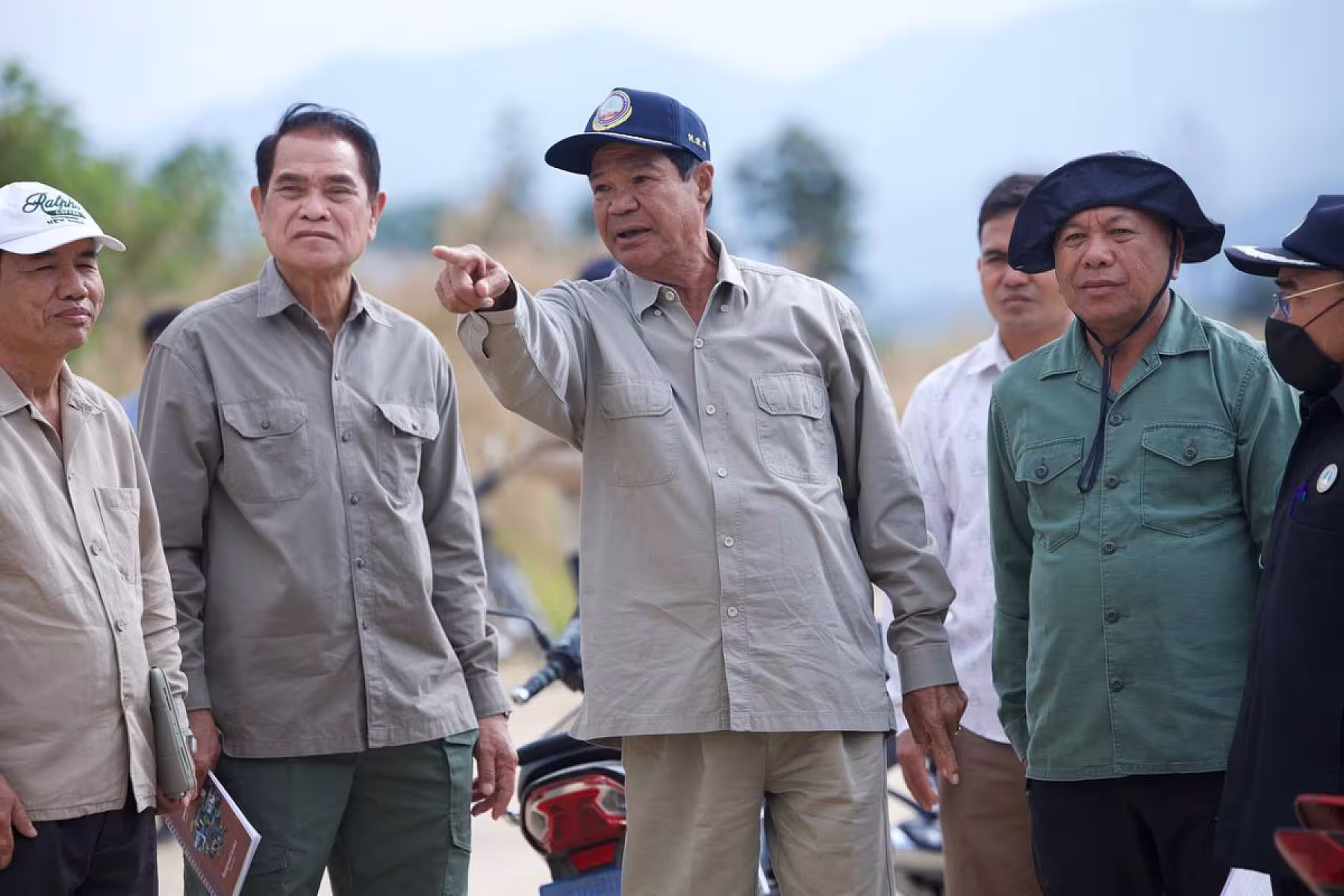 ឯកឧត្តម គន់ គីម អញ្ជើញពិនិត្យការសាងសង់ផ្ទះ ៣០០ខ្នង និងអណ្តូងទឹកជាអំណោយរបស់សម្តេច ប៊ុន រ៉ានី ជូនអតីតយុទ្ធជន និងនិវត្តជន នៅខេត្តពោធិ៍សាត់