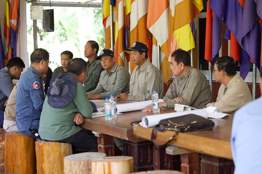 ឯកឧត្តម គន់ គីម អញ្ជើញពិនិត្យការសាងសង់ផ្ទះ ៣០០ខ្នង និងអណ្តូងទឹកជាអំណោយរបស់សម្តេច ប៊ុន រ៉ានី ជូនអតីតយុទ្ធជន និងនិវត្តជន នៅខេត្តពោធិ៍សាត់ - Image 13