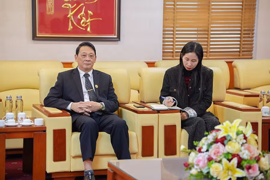 អ្នកឧកញ៉ា ម៉ម វណ្ណឌី ដឹកនាំប្រតិភូសមាគមចូលជួបសម្ដែងការគួរសមជាមួយប្រធានសមាគមអតីតយុទ្ធជនវៀតណាម  - Image 7