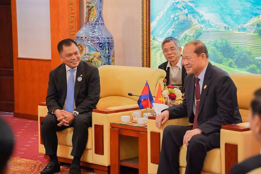 អ្នកឧកញ៉ា ម៉ម វណ្ណឌី ដឹកនាំប្រតិភូសមាគមចូលជួបសម្ដែងការគួរសមជាមួយប្រធានសមាគមអតីតយុទ្ធជនវៀតណាម  - Image 11