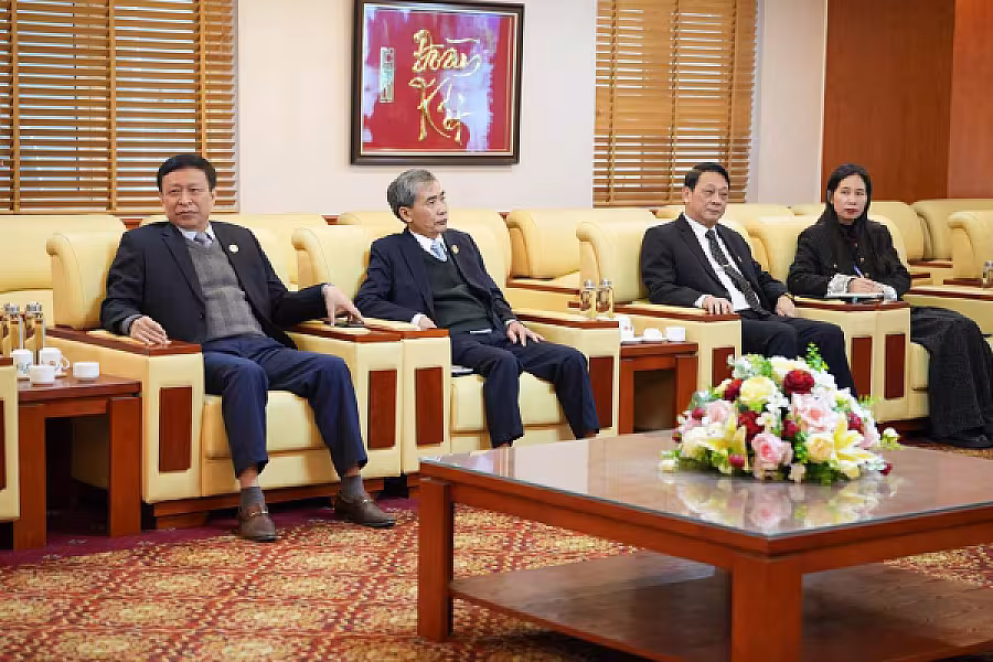 អ្នកឧកញ៉ា ម៉ម វណ្ណឌី ដឹកនាំប្រតិភូសមាគមចូលជួបសម្ដែងការគួរសមជាមួយប្រធានសមាគមអតីតយុទ្ធជនវៀតណាម  - Image 16