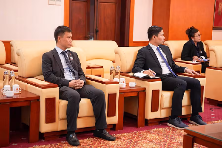 អ្នកឧកញ៉ា ម៉ម វណ្ណឌី ដឹកនាំប្រតិភូសមាគមចូលជួបសម្ដែងការគួរសមជាមួយប្រធានសមាគមអតីតយុទ្ធជនវៀតណាម  - Image 17