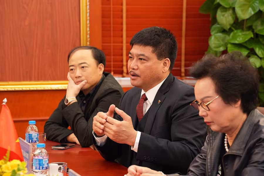 អ្នកឧកញ៉ា ម៉ម វណ្ណឌី ដឹកនាំប្រតិភូសមាគមជួបពិភាក្សាការងារជាមួយសមាគមសហគ្រិន និងអាជីវកម្មអតីតយុទ្ធជនវៀតណាម - Image 11