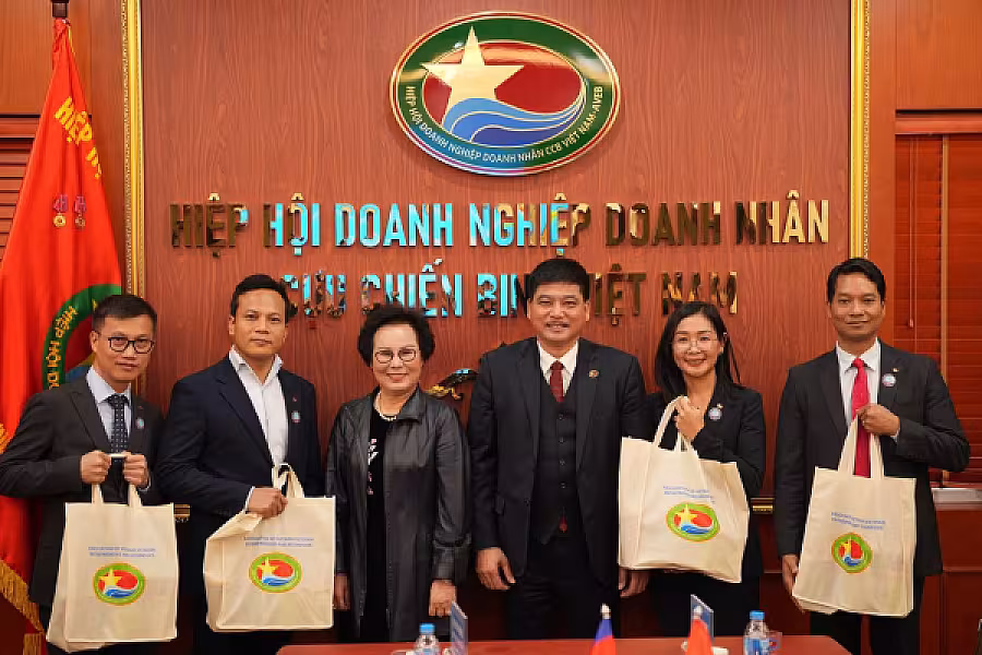 អ្នកឧកញ៉ា ម៉ម វណ្ណឌី ដឹកនាំប្រតិភូសមាគមជួបពិភាក្សាការងារជាមួយសមាគមសហគ្រិន និងអាជីវកម្មអតីតយុទ្ធជនវៀតណាម - Image 19