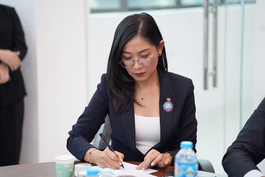 ដំណើរទស្សនកិច្ចរបស់ប្រតិភូកម្ពុជានៅកសិដ្ឋានចិញ្ចឹមគោយកទឹកដោះ និងក្រុមហ៊ុនកែច្នៃផលិតផលទឹកដោះគោ - Image 5