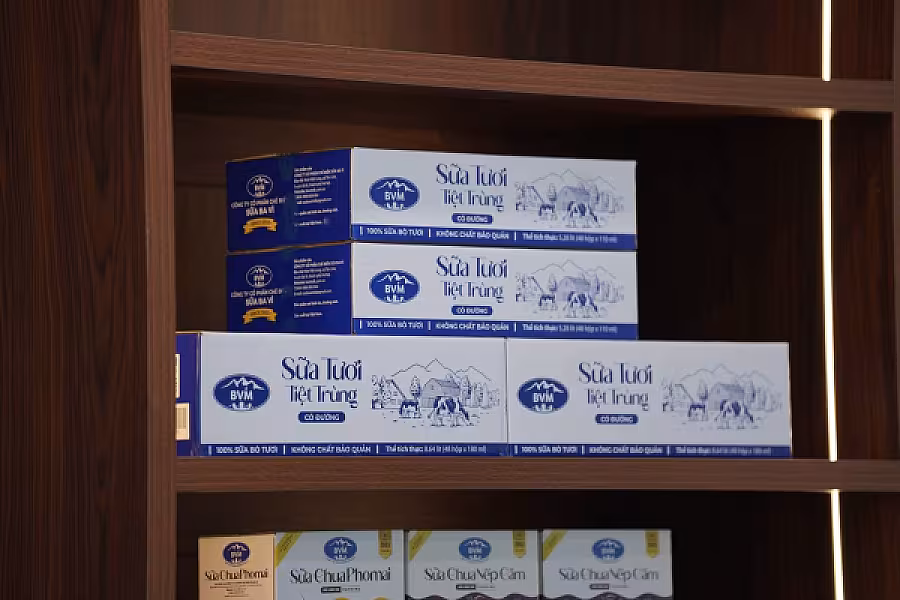 ដំណើរទស្សនកិច្ចរបស់ប្រតិភូកម្ពុជានៅកសិដ្ឋានចិញ្ចឹមគោយកទឹកដោះ និងក្រុមហ៊ុនកែច្នៃផលិតផលទឹកដោះគោ - Image 10