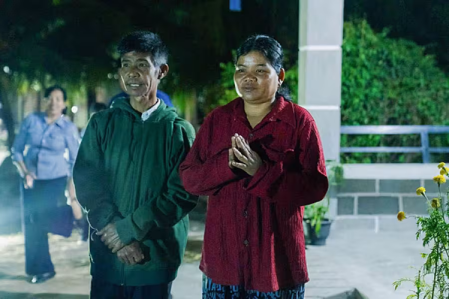 អតីតយុទ្ធជនចំនួន២គ្រួសាររស់នៅខេត្តកែបទទួលបានអំណោយផ្ទះថ្មីពីឯកឧត្តម សាយ សំអាល់ - Image 3