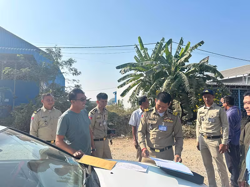 អ.ន.ក. ខេត្តបាត់ដំបង ចុះពិនិត្យផ្ទះអតីតយុទ្ធជនស្នើសុំផ្លាស់ប្តូរសាងសង់ថ្មី - Image 4