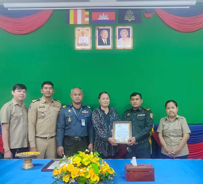 គ្រួសារសពសមាជិកអ.ន.ក.រាជធានីភ្នំពេញ ចំនួន ១៥គ្រួសារទទួលថវិកាបេឡាមរណសង្គ្រោះ - Image 4