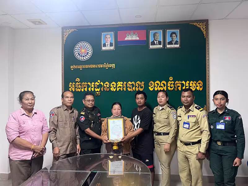 គ្រួសារសពសមាជិកអ.ន.ក.រាជធានីភ្នំពេញ ចំនួន ១៥គ្រួសារទទួលថវិកាបេឡាមរណសង្គ្រោះ - Image 5