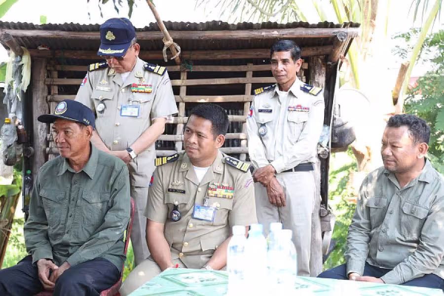 សម្តេចតេជោ ហ៊ុន សែន និង សម្តេចកិត្តិព្រឹទ្ធបណ្ឌិត ប៊ុន រ៉ានី ហ៊ុនសែន ផ្តល់ផ្ទះមួយខ្នងជូនយោធិន ក្នុងខេត្តបាត់ដំបង - Image 3