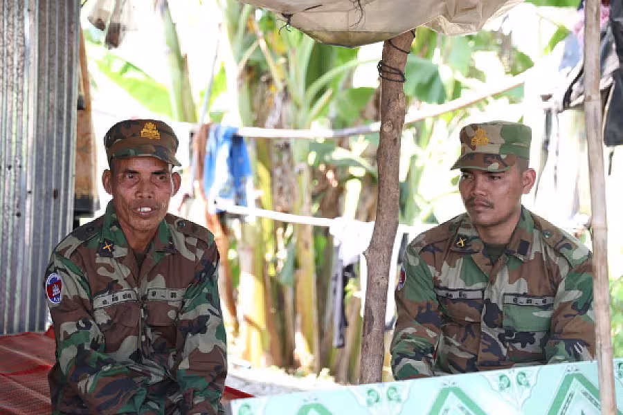 សម្តេចតេជោ ហ៊ុន សែន និង សម្តេចកិត្តិព្រឹទ្ធបណ្ឌិត ប៊ុន រ៉ានី ហ៊ុនសែន ផ្តល់ផ្ទះមួយខ្នងជូនយោធិន ក្នុងខេត្តបាត់ដំបង - Image 6