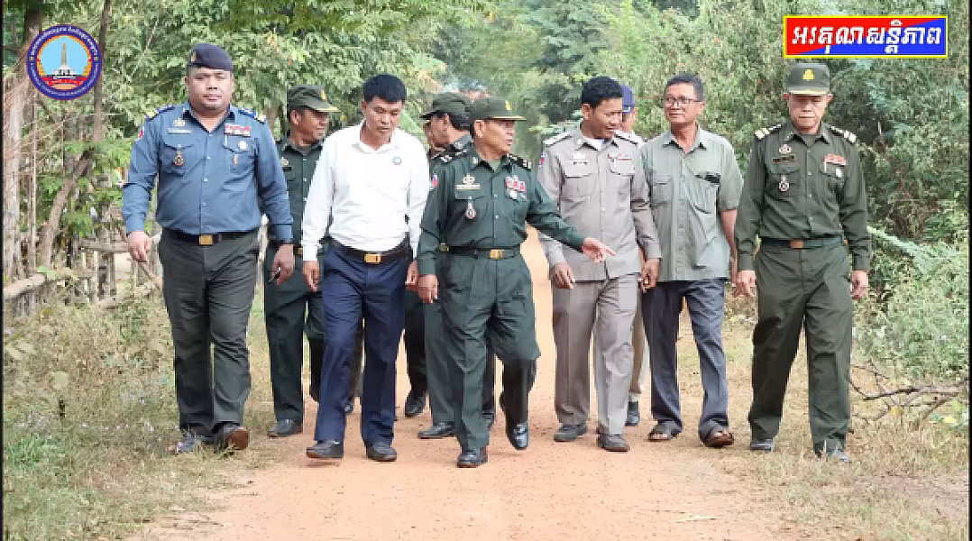 អ.ន.ក. ខេត្តកំពង់ធំ ចូលរួមគោរពវិញ្ញាណក្ខន្ធសពអតីតមន្ត្រីនគរបាលដែលជាយុទ្ធមិត្តក្នុងសមរភូមិ - Image 2