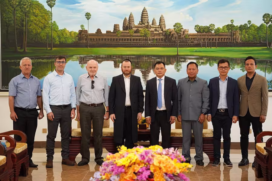 អ្នកឧកញ៉ា ម៉ម វណ្ណឌី អនុប្រធានសមាគម ជួបពិភាក្សាជាមួយក្រុមហ៊ុន AGROTOP លើគម្រោងវិនិយោគការចិញ្ចឹមមាន់នៅកម្ពុជា - Image 14