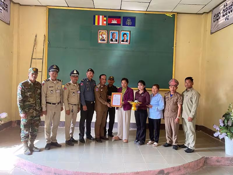 អ.ន.ក. ស្រុកសំឡូត នាំយកថវិកាមរណសង្គ្រោះជូនគ្រួសារសពអតីតយុទ្ធជន