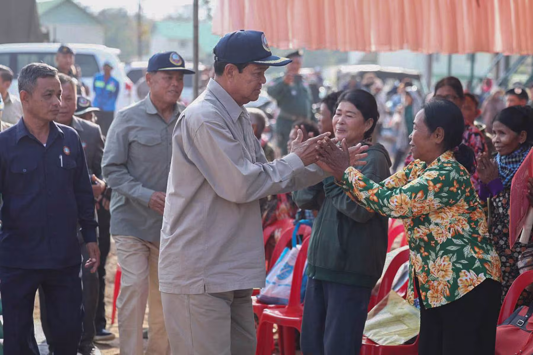 ឯកឧត្តមកិត្តិសង្គហបណ្ឌិត គន់ គីម អញ្ជើញជាអធិបតីក្នុងពិធីចាប់ឆ្នោតប្រគល់ផ្ទះជូនអតីតយុទ្ធជនចំនួន ៣០០គ្រួសារ នៅខេត្តពោធិ៍សាត់