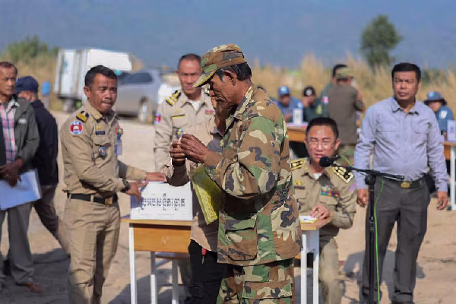 ឯកឧត្តមកិត្តិសង្គហបណ្ឌិត គន់ គីម អញ្ជើញជាអធិបតីក្នុងពិធីចាប់ឆ្នោតប្រគល់ផ្ទះជូនអតីតយុទ្ធជនចំនួន ៣០០គ្រួសារ នៅខេត្តពោធិ៍សាត់ - Image 5