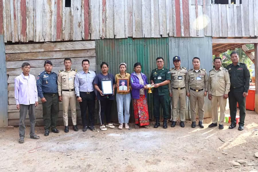 អ.ន.ក. ខេត្តប៉ៃលិន នាំយកបេឡាមរណសង្រ្គោះជូនគ្រួសារសពសមាជិកអតីតយុទ្ធជន ២គ្រួសារ - Image 3