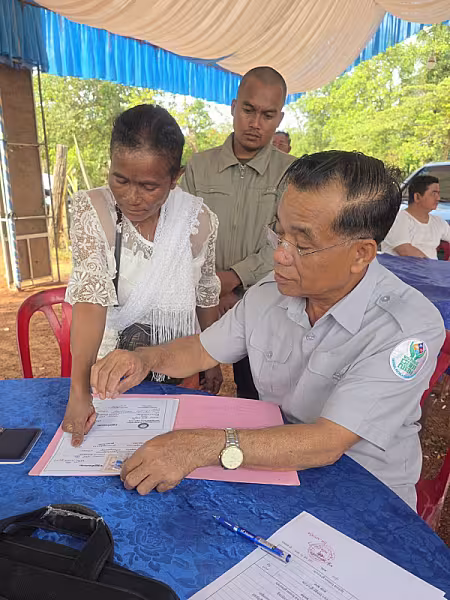 អ.ន.ក. ខេត្តព្រះសីហនុ នាំយកអំណោយ និងថវិកាមរណសង្គ្រោះជូនគ្រួសារសពសមាជិក - Image 3