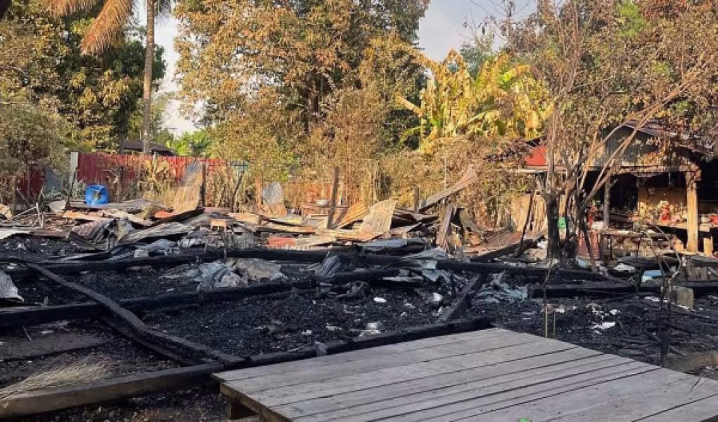 អ.ន.ក. ខេត្តស្ទឹងត្រែង យកអំណោយជូនគ្រួសារអតីតយុទ្ធជនរងគ្រោះអគ្គិភ័យ - Image 3