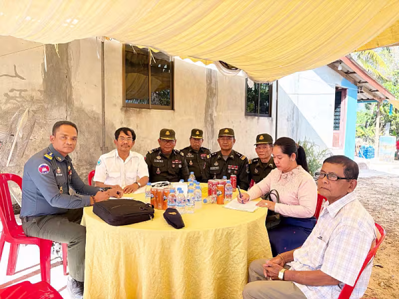 អ.ន.ក. ខេត្តកោះកុងនាំយកថវិកាបេឡាមរណសង្គ្រោះជូនគ្រួសារអតីតយុទ្ធជនមរណភាព - Image 3