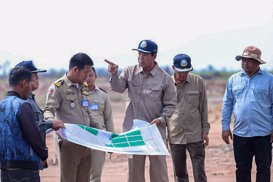 ឯកឧត្តមកិត្តិសង្គហបណ្ឌិត គន់ គីម អញ្ជើញចុះពិនិត្យសមិទ្ធផលស្រះទឹក និងប្រឡាយទឹកជូនអតីតយុទ្ធជន និងនិវត្តជន នៅខេត្តបាត់ដំបង - Image 3