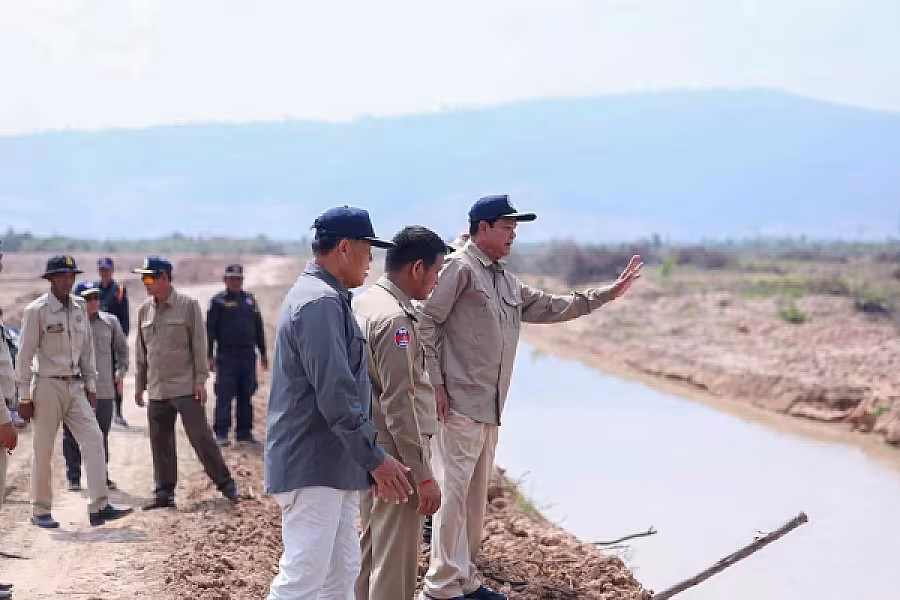 ឯកឧត្តមកិត្តិសង្គហបណ្ឌិត គន់ គីម អញ្ជើញចុះពិនិត្យសមិទ្ធផលស្រះទឹក និងប្រឡាយទឹកជូនអតីតយុទ្ធជន និងនិវត្តជន នៅខេត្តបាត់ដំបង - Image 4