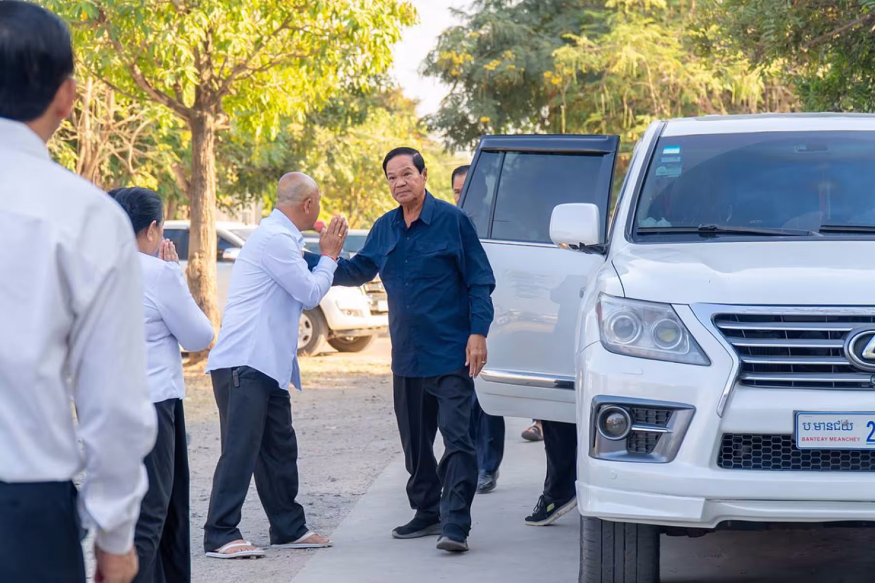 ឯកឧត្តមកិត្តិសង្គហបណ្ឌិត គន់ គីម អញ្ជើញគោរពវិញ្ញាណនក្ខន្ធសពម្តាយក្មេក ឯកឧត្តម អ៊ុំ រាត្រី 