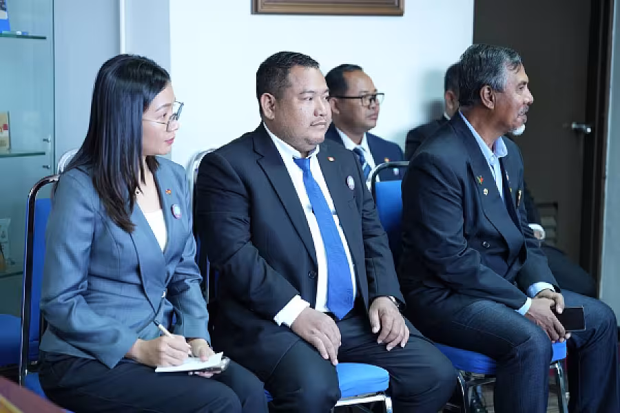 អ្នកឧកញ៉ា ម៉ម វណ្ណឌី ដឹកនាំប្រតិភូចូលជួបសម្ដែងការគួរសម និងពិភាក្សាការងារជាមួយប្រធានសមាគមអតីតយុទ្ធជនកងកម្លាំងម៉ាឡេសុី  - Image 8