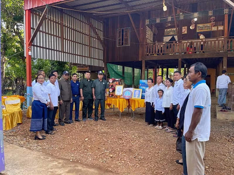 អ.ន.ក. ខេត្តស្ទឹងត្រែង នាំយកអំណោយ និងថវិកាបេឡាមរណសង្រ្គោះជូនគ្រួសារសពអតីតយុទ្ធជន