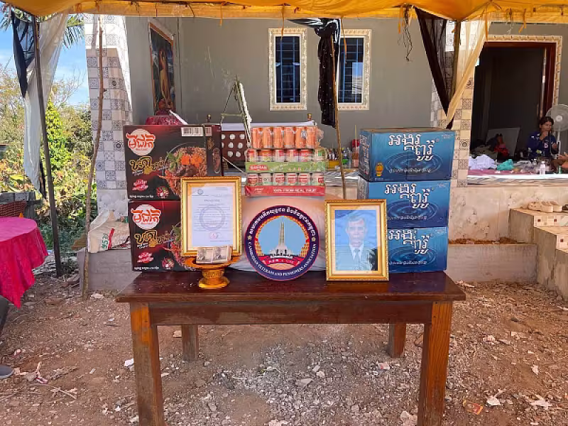 អ.ន.ក. ខេត្តស្ទឹងត្រែង នាំយកអំណោយ និងថវិកាបេឡាមរណសង្រ្គោះជូនគ្រួសារសពអតីតយុទ្ធជន - Image 3