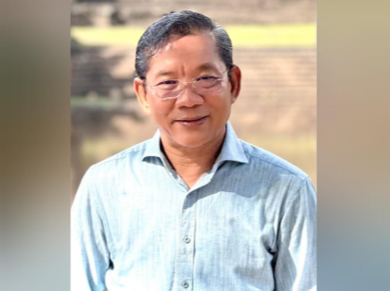 លោក ធិម សេរីវុឌ្ឍ ប្រធានមន្ទីរទេសចរណ៍ខេត្តសៀមរាបស្តីទី សូមចូលរួមឧបត្ថម្ភថវិការចំនួន ២០មុឺនរៀល  ដើម្បីរៀបចំមហាសន្និបាតវិសាមញ្ញតំណាងសមាគមអតីតយុទ្ធជនកម្ពុជាទូទាំងប្រទេស