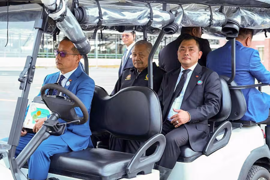 ប្រធានសមាគមអតីតយុទ្ធជនកងកម្លាំងម៉ាឡេសុីអញ្ជើញគណៈប្រតិភូកម្ពុជាទៅទស្សនកិច្ចនៅកសិដ្ឋានចិញ្ចឹមគោទឹកដោះក្នុងតំបន់ JEMALUANG នៃរដ្ឋ JOHOR - Image 12