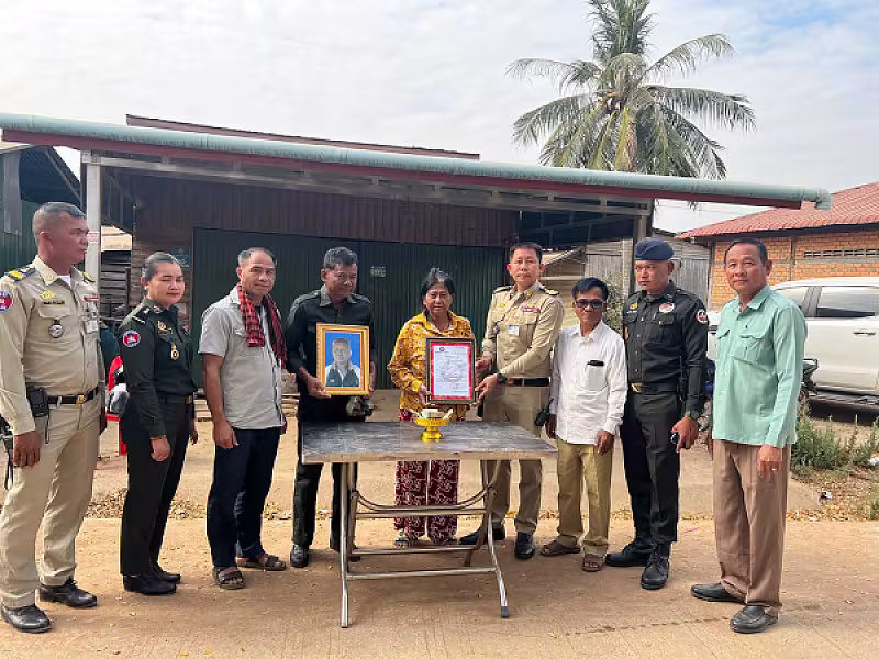 អ.ន.ក. ខេត្តបន្ទាយមានជ័យនាំយកថវិកាបេឡាមរណសង្គ្រោះជូនគ្រួសារសពសមាជិក ១២គ្រួសារ - Image 8