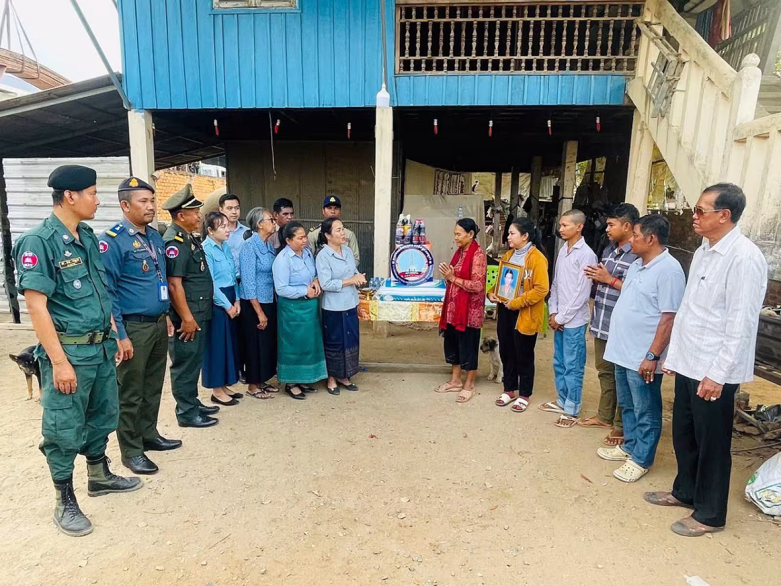 អ.ន.ក. ស្រុកកៀនស្វាយ នាំយកអំណោយ និងថវិកាបេឡាមរណសង្គ្រោះជូនគ្រួសារសពសមាជិក