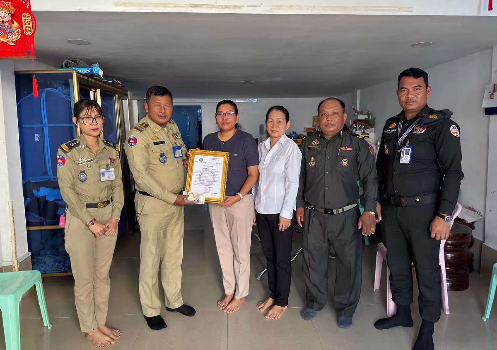 អ.ន.ក. ខណ្ឌដូនពេញ នាំយកថវិកាបេឡាមរណសង្គ្រោះជូនគ្រួសារសពសមាជិក